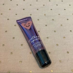 Bath & body works sweetheart cupcake lip gloss